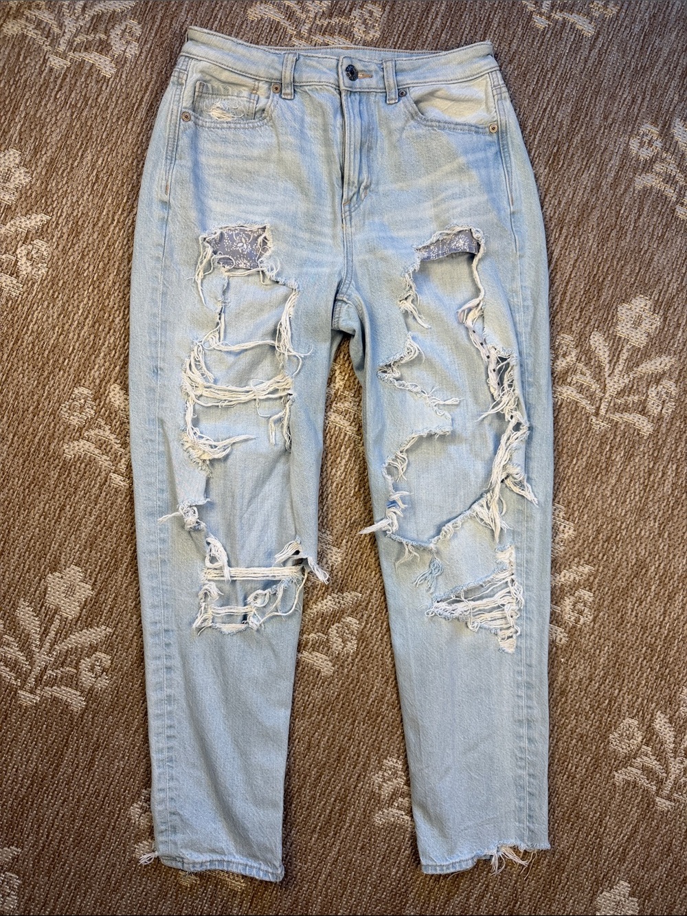 American Eagle Outfitters Light Wash Distressed Boyfriend Jeans